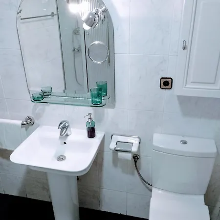 Acogedor A Un Paso De Gascona Con Wifi Y Netflix Gratis By M&n's House Οβιέδο